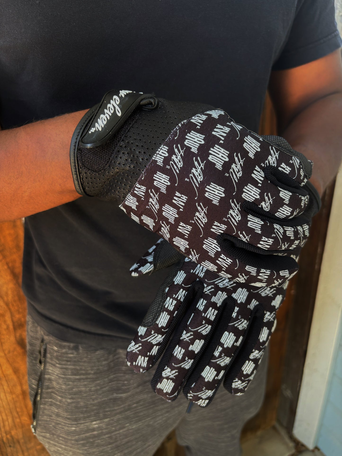 Haw Eleven Burner Gloves